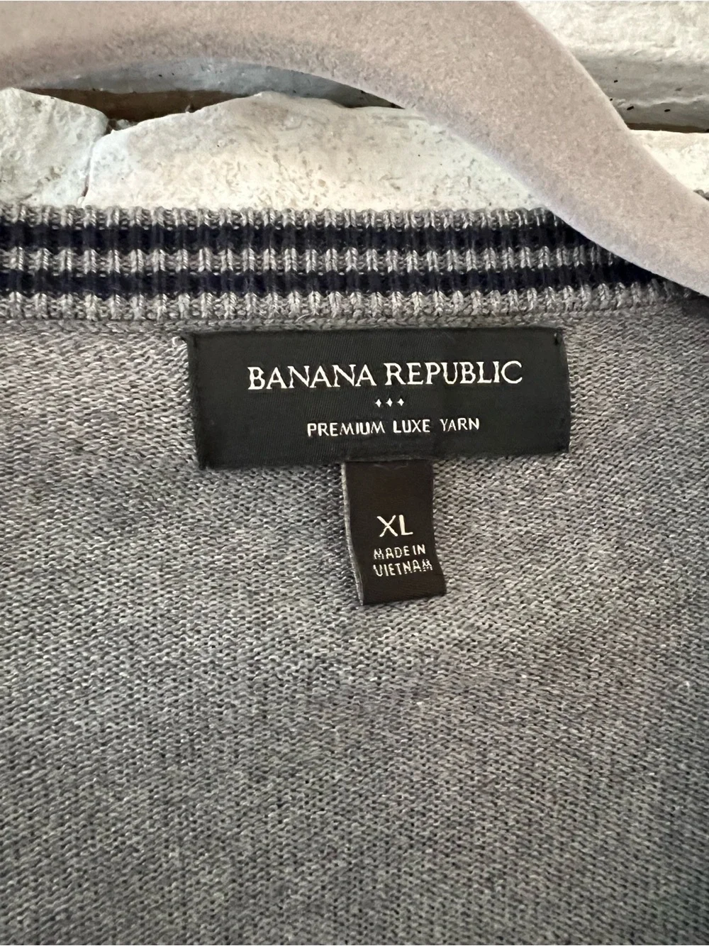 Banana Republic Luxe Yarn Men's V-Neck Sweater - Charcoal Gray XL